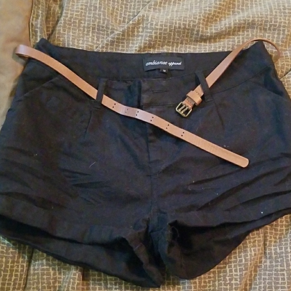Black shorts with belt